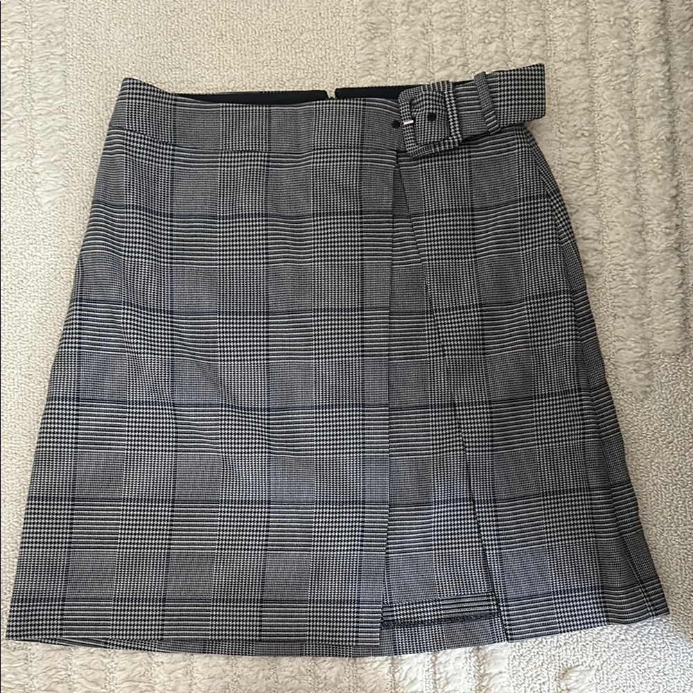 Plaid Gray Skirt with Belt